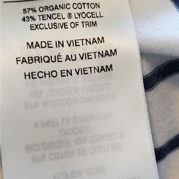 Patagonia White & Blue T-Shirt. - Picture 4 of 4